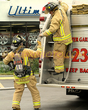 2006-08-30Containter Fire 19